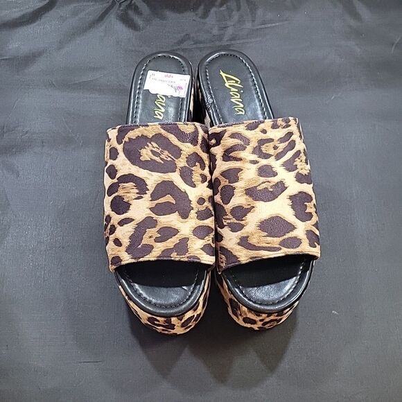 BRAND NEW LILIANA ANIMAL PRINT  STRETCH PLASFORM SLIDES WEDGE SANDAL - Picture 3 of 15